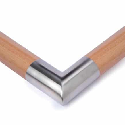 Codo 90º en ángulo para pasamanos de madera de 45mm